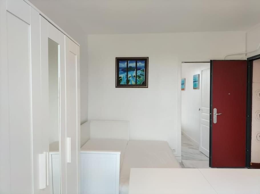 Paris Tourist Apartment, France Stains Exterior foto