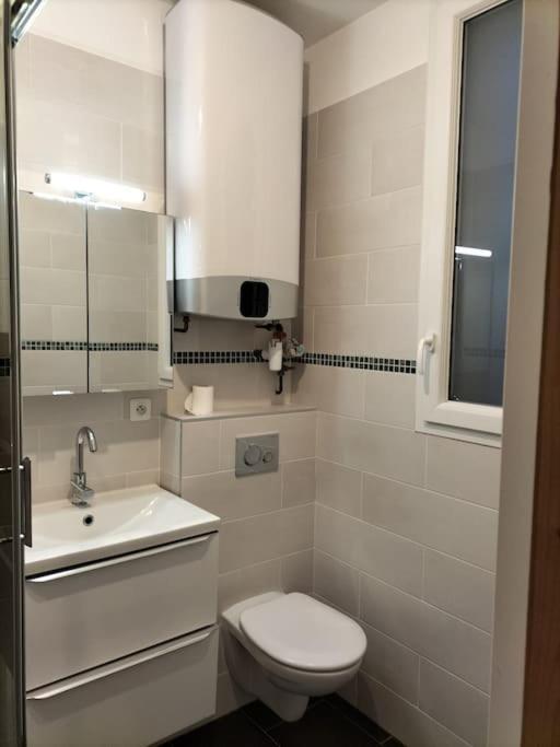 Paris Tourist Apartment, France Stains Exterior foto